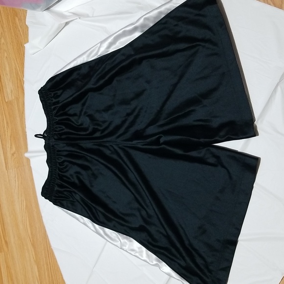 Nike athletic shorts.  Men's large. Air Jordan - Picture 3 of 8